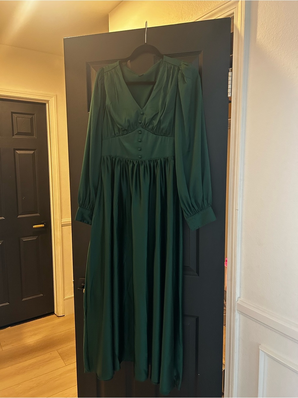 Elegant Deep Green Long Sleeve Maxi Dress